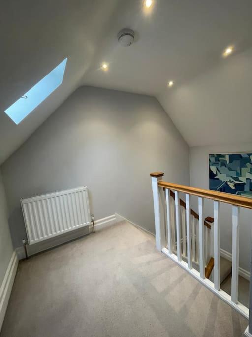Charming & Cosy Town Centre Home With Parking Guildford Dış mekan fotoğraf